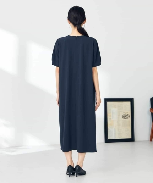 a.v.v(アーヴェヴェ)の「【洗える/ストレッチ】ベルト付フロントプリーツワンピース(ワンピース・レディース・ベージュ/ネイビー・40/38/36)」の10枚目の写真