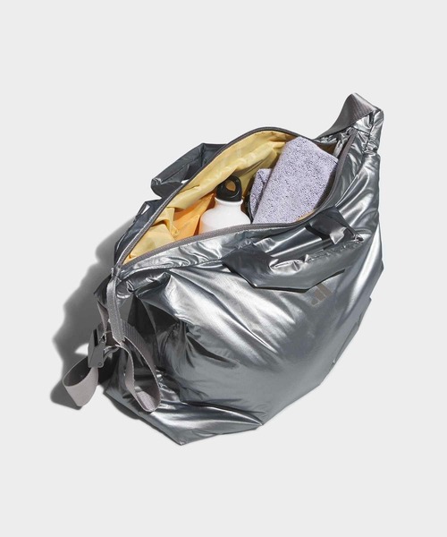 adidas(アディダス)の「メタリックショルダーバッグ / アディダス adidas(ショルダーバッグ・メンズ・シルバー・FREE)」の13枚目の写真