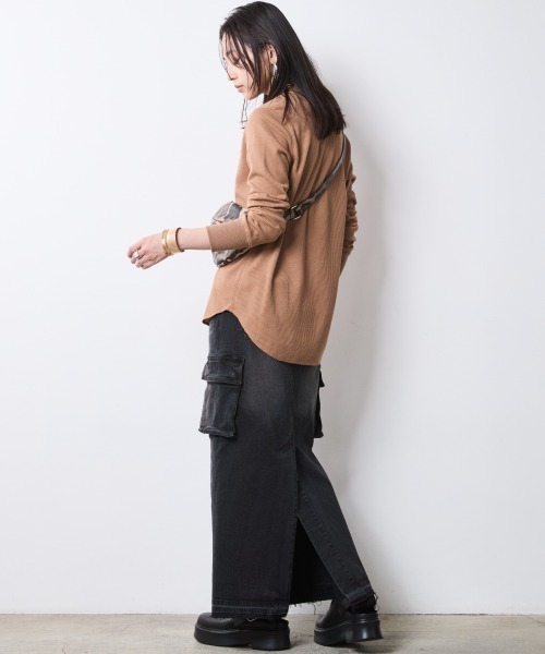 CHIC STYLE（シックスタイル）の「サーマルヘンリーネックプルオーバー＜大きいサイズ有＞シックスタイル（Tシャツ/カットソー・レディース・モカ/杢グレー/ブラック・5L/4L/3L/LL/L/M）」の20枚目の写真