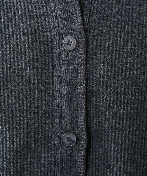 CHIC STYLE（シックスタイル）の「サーマルヘンリーネックプルオーバー＜大きいサイズ有＞シックスタイル（Tシャツ/カットソー・レディース・モカ/杢グレー/ブラック・5L/4L/3L/LL/L/M）」の5枚目の写真