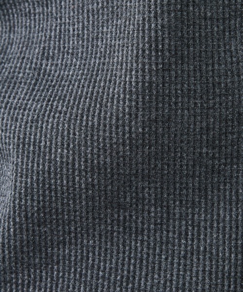 CHIC STYLE（シックスタイル）の「サーマルヘンリーネックプルオーバー＜大きいサイズ有＞シックスタイル（Tシャツ/カットソー・レディース・モカ/杢グレー/ブラック・5L/4L/3L/LL/L/M）」の6枚目の写真