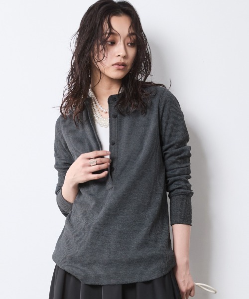 CHIC STYLE（シックスタイル）の「サーマルヘンリーネックプルオーバー＜大きいサイズ有＞シックスタイル（Tシャツ/カットソー・レディース・モカ/杢グレー/ブラック・5L/4L/3L/LL/L/M）」の8枚目の写真