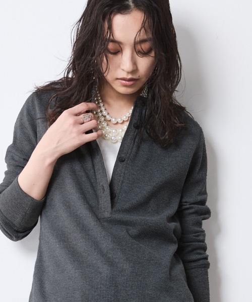 CHIC STYLE（シックスタイル）の「サーマルヘンリーネックプルオーバー＜大きいサイズ有＞シックスタイル（Tシャツ/カットソー・レディース・モカ/杢グレー/ブラック・5L/4L/3L/LL/L/M）」の11枚目の写真