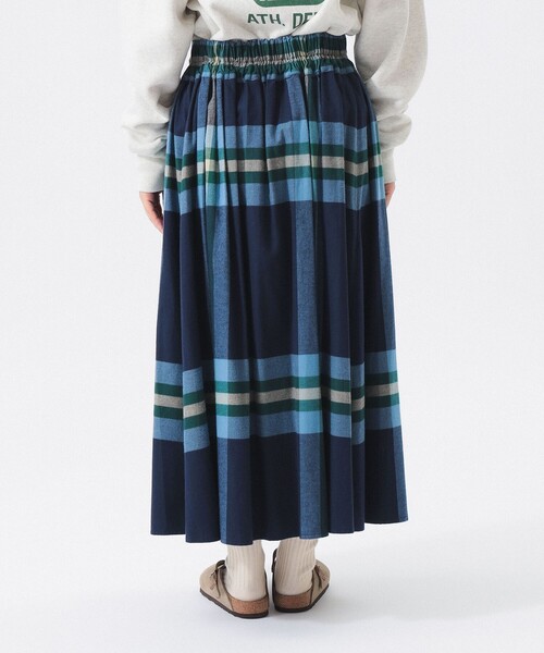 BEAMS BOY(ビームスボーイ)の「【1/15再値下げ】ビッグ タータン スカート(スカート・レディース・ダークグリーン/ネイビー/オレンジ・1/2)」の11枚目の写真