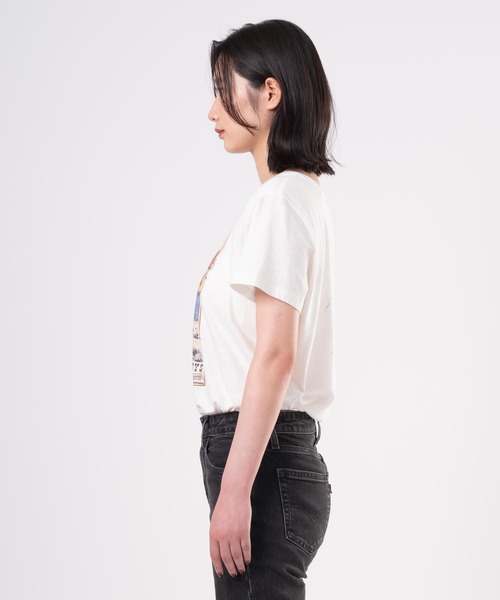 Levi's（リーバイス）の「Levi's/リーバイス GRAPHIC ボックスTシャツ（Tシャツ/カットソー・レディース・ホワイト・XS/S/M）」の13枚目の写真