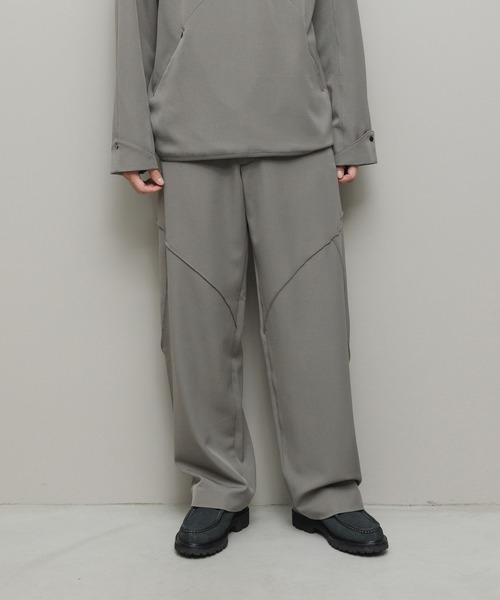 BAL(バル)の「BAL / ii_iiiiiii TECHNICAL WOOL TROUSER(その他パンツ・メンズ・グレイッシュベージュ/チャコール・1/2/3)」の4枚目の写真