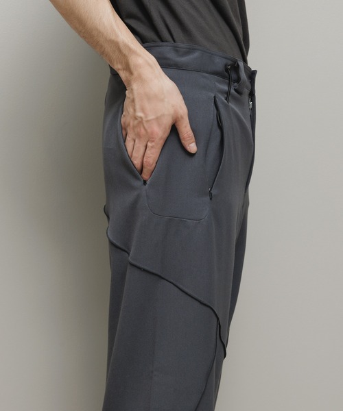 BAL(バル)の「BAL / ii_iiiiiii TECHNICAL WOOL TROUSER(その他パンツ・メンズ・グレイッシュベージュ/チャコール・1/2/3)」の11枚目の写真