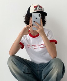 ユニークロゴバイカラークロップド半袖Ｔシャツ