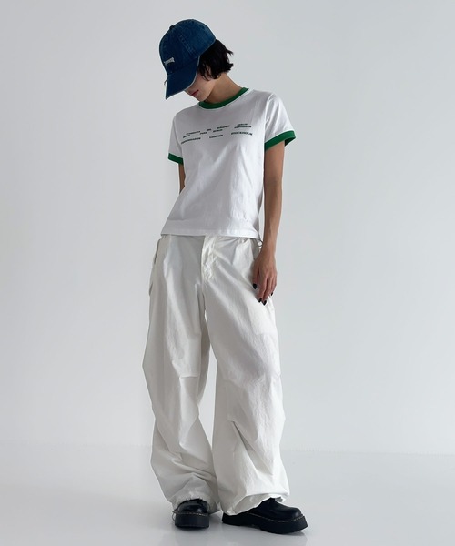 UNE MANSION(ユヌマンション)の「ユニークロゴバイカラークロップド半袖Tシャツ(Tシャツ/カットソー・レディース・ブラック/ホワイト/グリーン/レッド・FREE)」の10枚目の写真