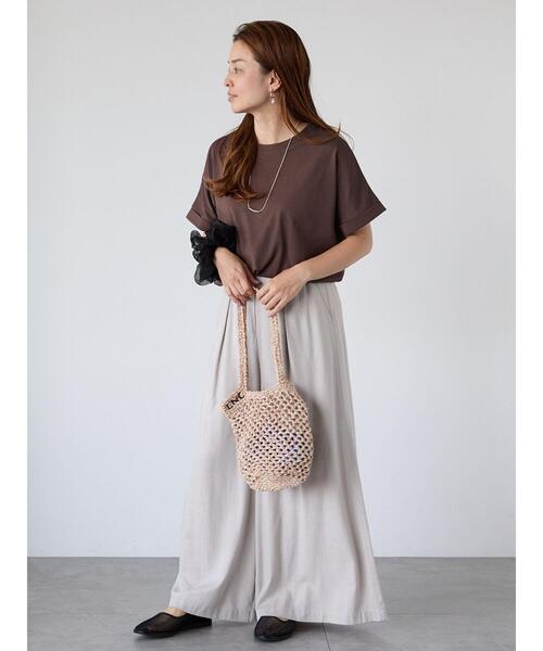 Lugnoncure(ルノンキュール)の「【接触冷感】ロールスリーブトップス(Tシャツ/カットソー・レディース・ブラウン/オフホワイト/チャコールグレー/ブルー・F)」の6枚目の写真