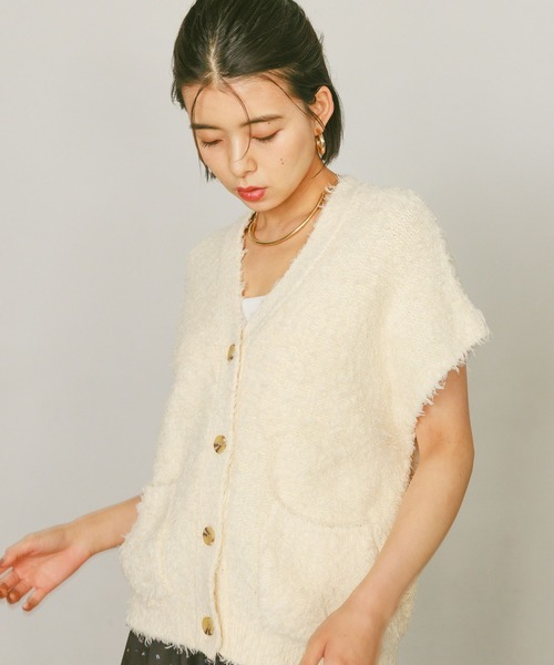 BAYFLOW（ベイフロー）の「[ロングシーズン活躍]シャギーニットベストカーディガン（ベスト・レディース・オフホワイト/グレー/ブラック・FREE）」の18枚目の写真