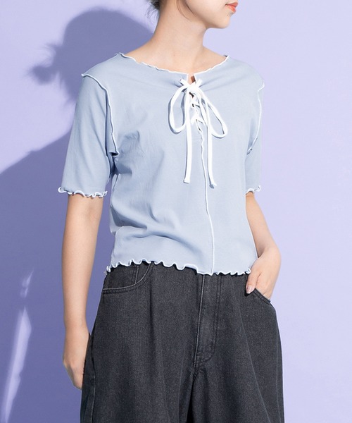 PUNYUS（プニュズ）の「レースアップ配色メロウＴシャツ（Tシャツ/カットソー・レディース・ブラック/サックスブルー・1/2/3/4）」の3枚目の写真