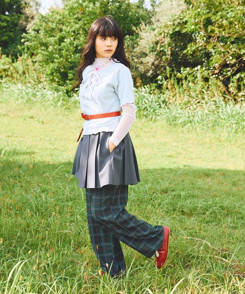 PUNYUS（プニュズ）の「レースアップ配色メロウＴシャツ（Tシャツ/カットソー・レディース・ブラック/サックスブルー・1/2/3/4）」の22枚目の写真