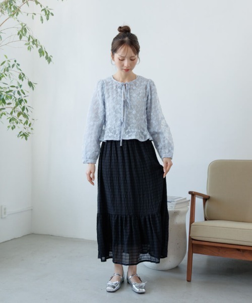 flower（フラワー）の「ブルーミングリボントップ（シャツ/ブラウス・レディース・アイボリー/グレー・FREE）」の5枚目の写真