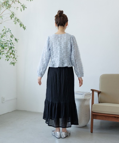 flower（フラワー）の「ブルーミングリボントップ（シャツ/ブラウス・レディース・アイボリー/グレー・FREE）」の7枚目の写真