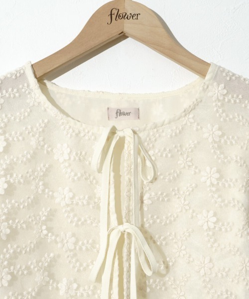 flower（フラワー）の「ブルーミングリボントップ（シャツ/ブラウス・レディース・アイボリー/グレー・FREE）」の18枚目の写真