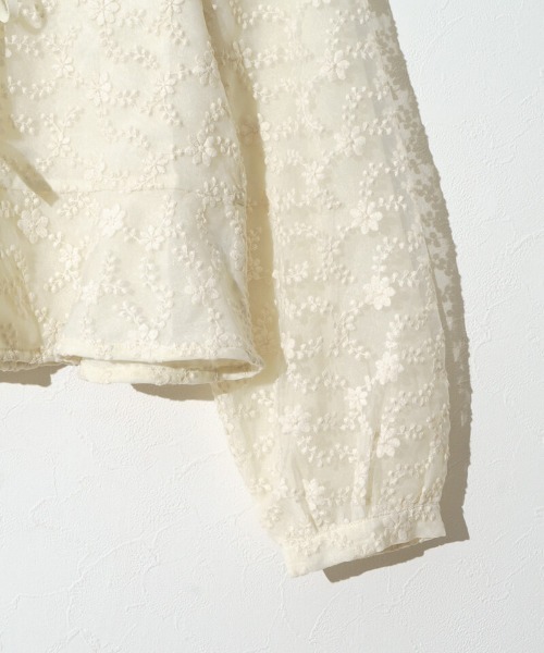 flower（フラワー）の「ブルーミングリボントップ（シャツ/ブラウス・レディース・アイボリー/グレー・FREE）」の22枚目の写真