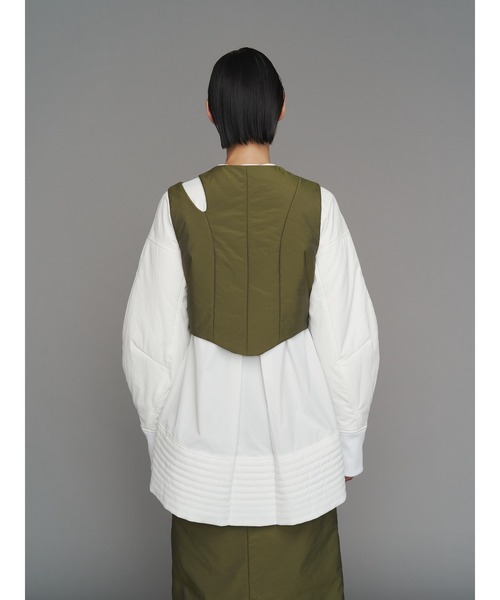 UN3D.（アンスリード）の「PADDING HEM DESIGN SH / パディングヘムデザインシャツ（シャツ/ブラウス・レディース・ホワイト/グレー/ブラック・36/38）」の12枚目の写真