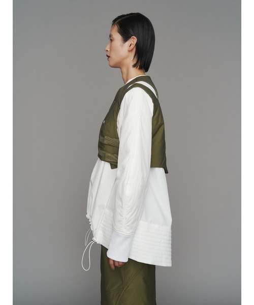 UN3D.（アンスリード）の「PADDING HEM DESIGN SH / パディングヘムデザインシャツ（シャツ/ブラウス・レディース・ホワイト/グレー/ブラック・36/38）」の11枚目の写真