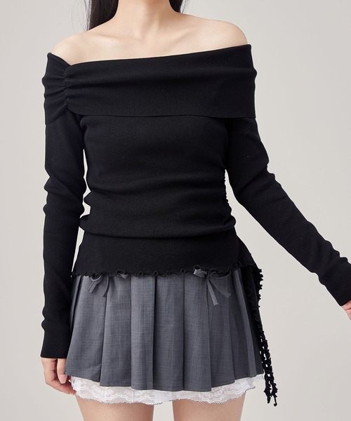 Lace Ladies(レースレディース)の「サイド ギャザー オフショル 裾メロウ トップス(Tシャツ/カットソー・レディース・ブラック/ブラウン/ホワイト・FREE)」の5枚目の写真