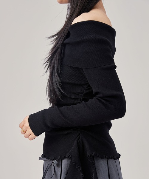 Lace Ladies(レースレディース)の「サイド ギャザー オフショル 裾メロウ トップス(Tシャツ/カットソー・レディース・ブラック/ブラウン/ホワイト・FREE)」の6枚目の写真