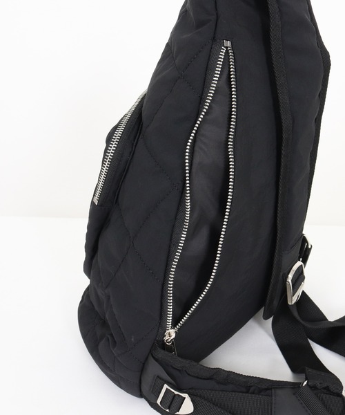 ADAM PATEK（アダムパテック）の「ADAMPATEK/square quilt sling bag/ワンショルダースクエアキルトスリングバック/(AP2529003)（ボディバッグ/ウエストポーチ・レディース・ブラック/グレー・FREE）」の22枚目の写真