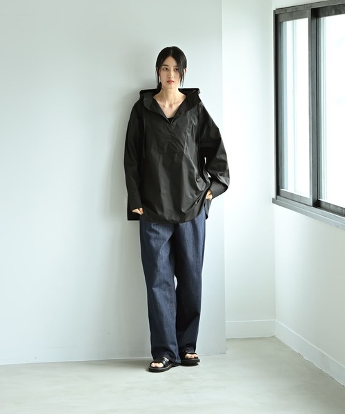 STYLE DELI(スタイルデリ)の「【BLK001】ライトフーディシャツ(シャツ/ブラウス・レディース・ブラック・FREE)」の2枚目の写真
