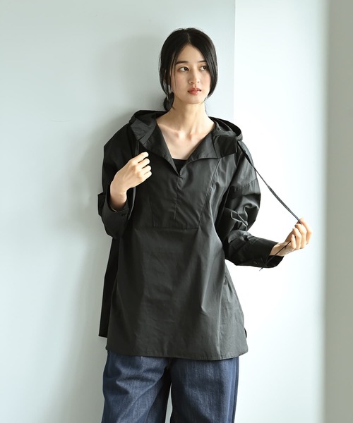 STYLE DELI(スタイルデリ)の「【BLK001】ライトフーディシャツ(シャツ/ブラウス・レディース・ブラック・FREE)」の4枚目の写真