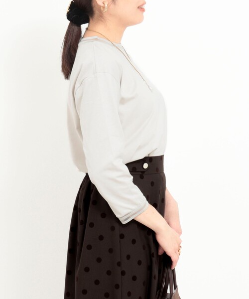 MICO COULIER（ミコクリエ）の「リブ部分シアー カットソー7分袖（Tシャツ/カットソー・レディース・ブラック/グレイッシュベージュ/オフホワイト・38）」の11枚目の写真