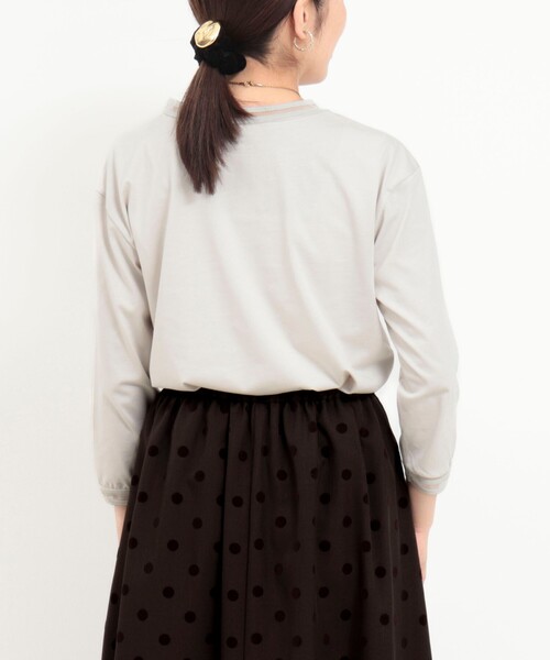MICO COULIER（ミコクリエ）の「リブ部分シアー カットソー7分袖（Tシャツ/カットソー・レディース・ブラック/グレイッシュベージュ/オフホワイト・38）」の4枚目の写真
