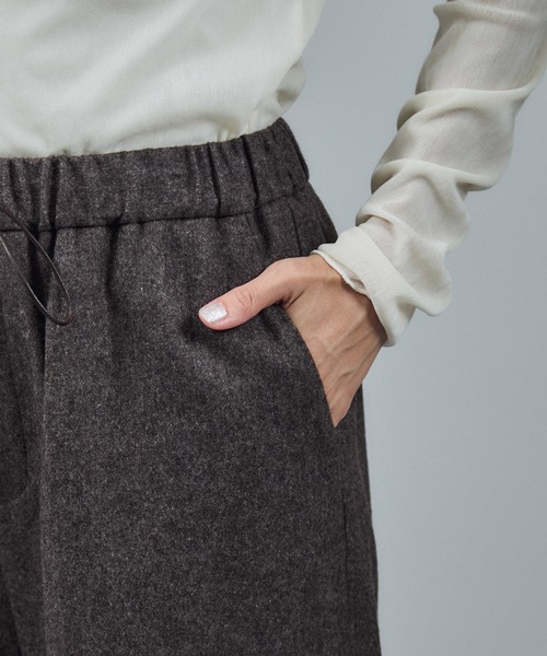 SALON adam et rope'（サロン アダム エ ロペ）の「【WEB限定】ウォッシャブルウールカシミヤワイドパンツ（その他パンツ・レディース・ブラック/ブラウン/グレー・M/S）」の19枚目の写真