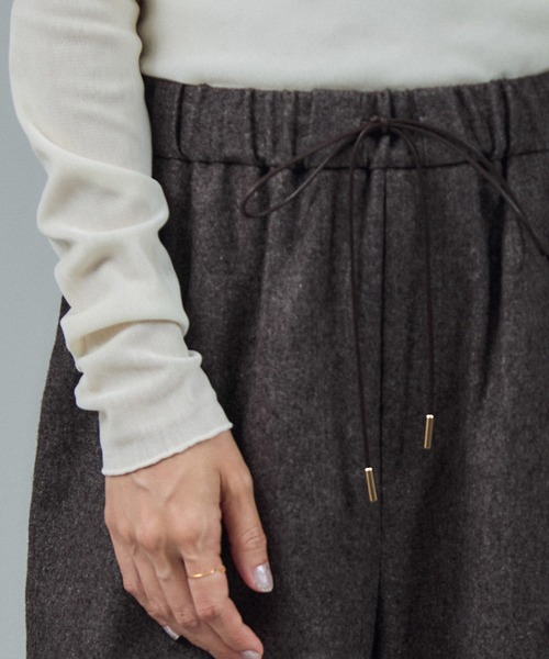 SALON adam et rope'（サロン アダム エ ロペ）の「【WEB限定】ウォッシャブルウールカシミヤワイドパンツ（その他パンツ・レディース・ブラック/ブラウン/グレー・M/S）」の13枚目の写真