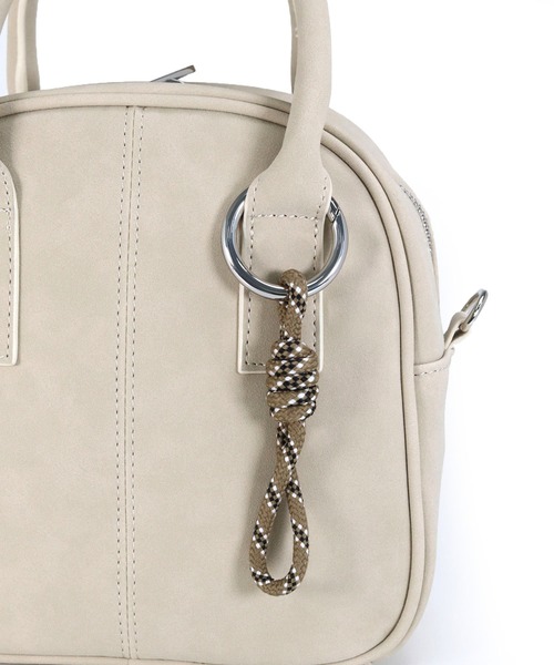 COLDE (コルデ)の「チャーム付きミニボストン(ボストンバッグ・レディース・ブラウン/アイボリー/ブラック・FREE)」の12枚目の写真