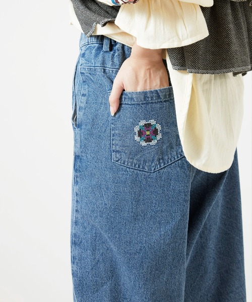 チャイハネ(チャイハネ)の「【チャイハネ】ディルバル ベルボトム風デニムパンツ(デニムパンツ・レディース・ダークブルー/ライトブルー・FREE)」の14枚目の写真