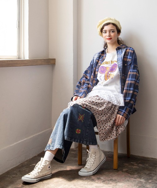 チャイハネ(チャイハネ)の「【チャイハネ】ディルバル ベルボトム風デニムパンツ(デニムパンツ・レディース・ダークブルー/ライトブルー・FREE)」の6枚目の写真