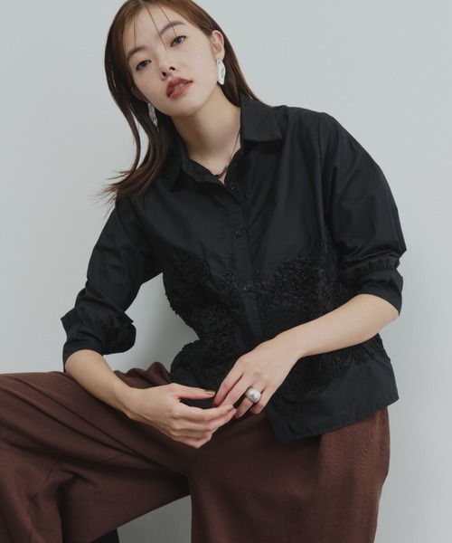 ボタニカル刺繍クロップトシャツ（シャツ/ブラウス）｜DFFUR