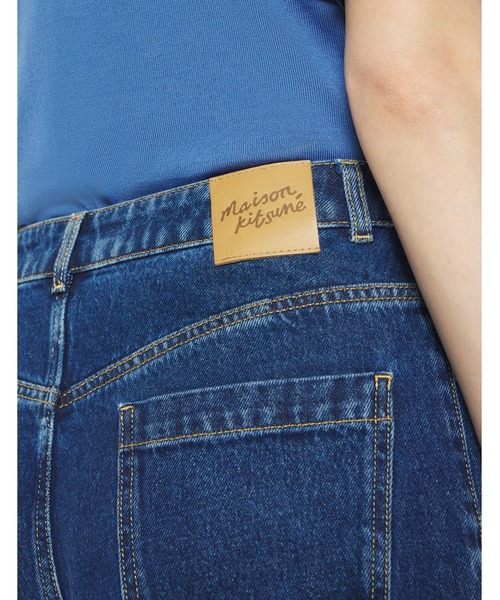 Maison Kitsune（メゾンキツネ）の「PLEATED JEANS（デニムパンツ・レディース・ブルー系その他・24/25/26/27/28/29）」の6枚目の写真