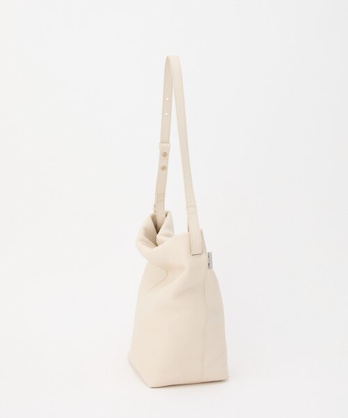 russet　レザー　2WAYショルダーバッグワンショルダーアイボリーラシット russet（ラシット）の「レザー2WAYショルダーバッグ（ショルダーバッグ