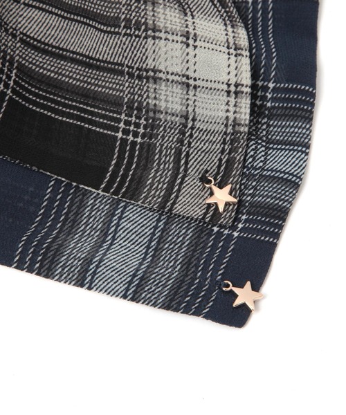 Elura（エルーラ）の「チェックシュシュ/608961（シュシュ・レディース・ブラック系その他/ネイビー・FREE）」の4枚目の写真