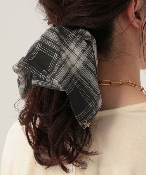 Elura（エルーラ）の「チェックシュシュ/608961（シュシュ・レディース・ブラック系その他/ネイビー・FREE）」の6枚目の写真