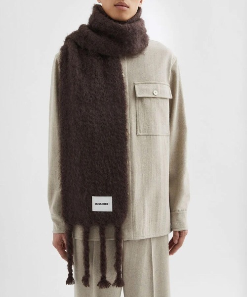 JIL SANDER（ジルサンダー）の「PLAIN SCARF + LABEL "JILSANDER+"（マフラー・レディース・ダークブラウン/ピンク/ブラック/スカイブルー・UNI）」の6枚目の写真