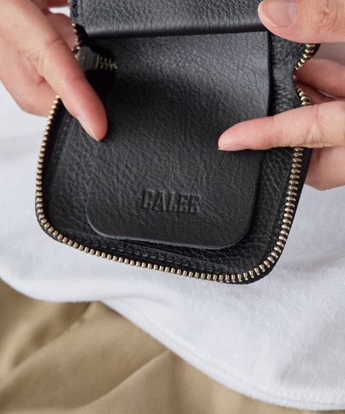 CALEE/キャリー ひし形スタッズ付き 二つ折りミニ財布（財布）｜CALEE