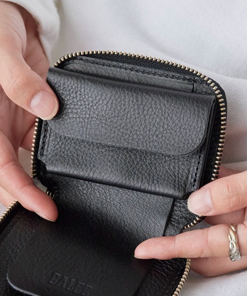 CALEE/キャリー ひし形スタッズ付き 二つ折りミニ財布（財布）｜CALEE