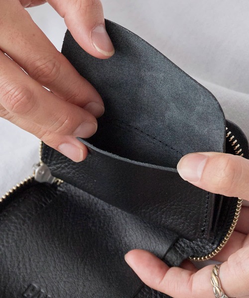 CALEE/キャリー ひし形スタッズ付き 二つ折りミニ財布（財布）｜CALEE