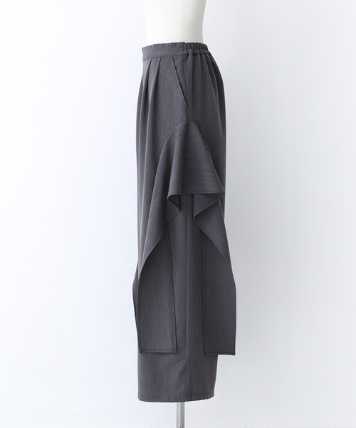 kOhAKU（コハク）の「『フレアモチーフワイドパンツ』（その他パンツ・レディース・ブラック/チャコール・2/1）」の5枚目の写真