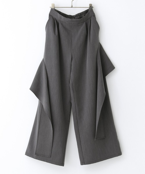 kOhAKU（コハク）の「『フレアモチーフワイドパンツ』（その他パンツ・レディース・ブラック/チャコール・2/1）」の4枚目の写真