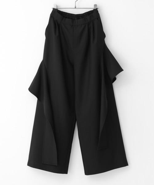 kOhAKU（コハク）の「『フレアモチーフワイドパンツ』（その他パンツ・レディース・ブラック/チャコール・2/1）」の3枚目の写真