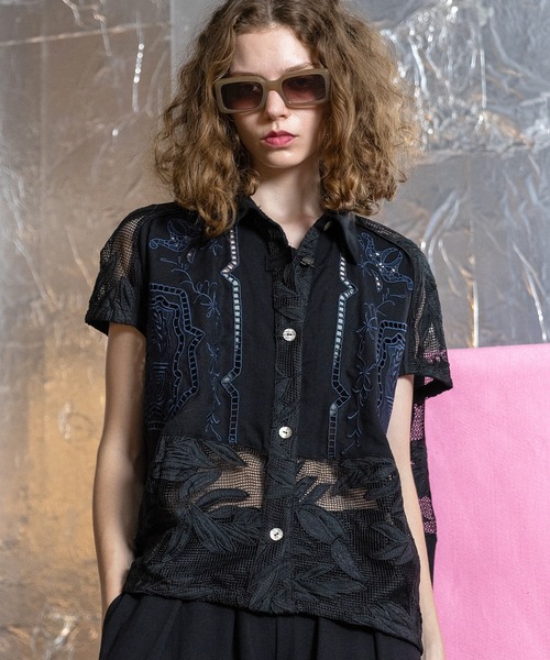 AULA AILA（アウラアイラ）の「【セットアップ着用可】カットワークエンブロイダリーシャツ（シャツ/ブラウス・レディース・オフホワイト/グレイッシュベージュ/ブラック・0）」の11枚目の写真