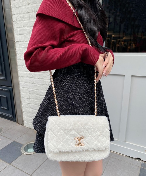 INGNI（イング）の「フェイクファーキルティングショルダーバッグ（ショルダーバッグ・レディース・オフホワイト/ピンク/ベージュ・-）」の4枚目の写真