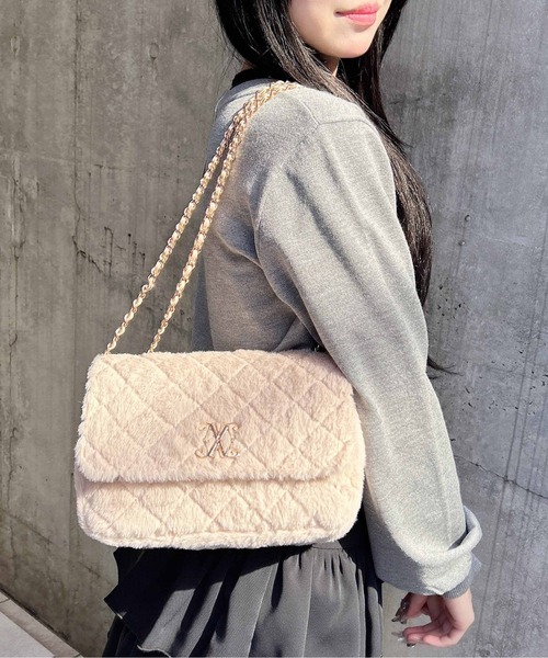 INGNI（イング）の「フェイクファーキルティングショルダーバッグ（ショルダーバッグ・レディース・オフホワイト/ピンク/ベージュ・-）」の6枚目の写真